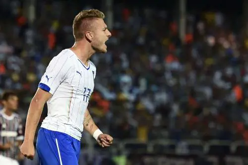 La carica dei «guaglioni» sveglia l'Italia dei buchi neri