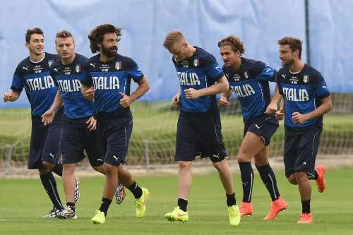 Pirlo in allenamento con gli azzurri