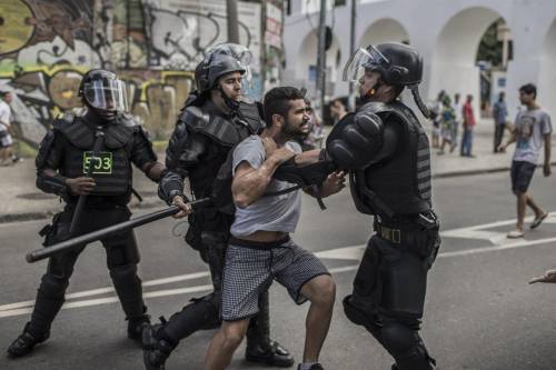 Il Brasile tra sport e violenza: rapimenti lampo, furti, hacker
