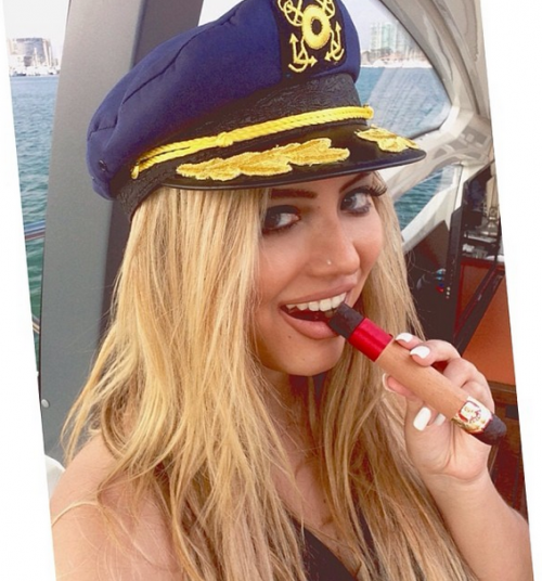 Camilla, sexy tifosa brasiliana