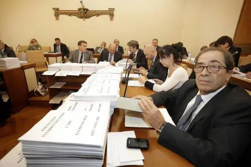 Seduta della commissione Affari costituzionali. In primo piano Donato Bruno