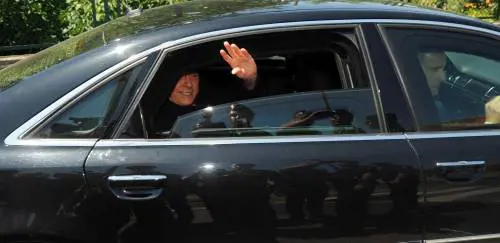 Lo show di Berlusconi a Cesano: "Così ho convertito un comunista"