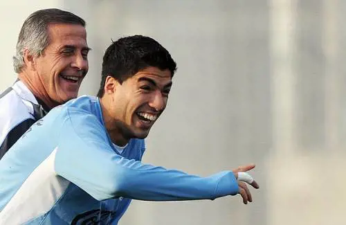 Maestro Tabarez in cattedra: "L'Uruguay prima dei soldi"