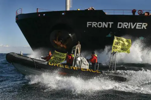 Greenpeace specula e rimane al verde