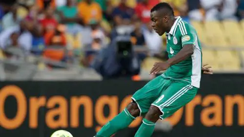 Il nigeriano Emenike impegnato contro l'Iran