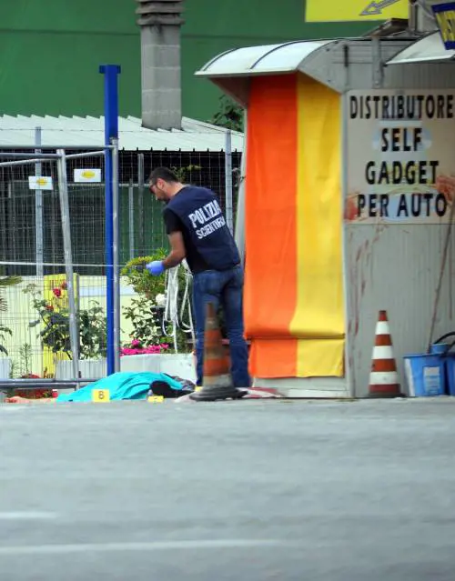 Omicidio a Cinisello, uomo accoltellato