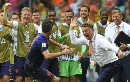 Van Gaal e Van Persie festeggiano una rete alla Spagna