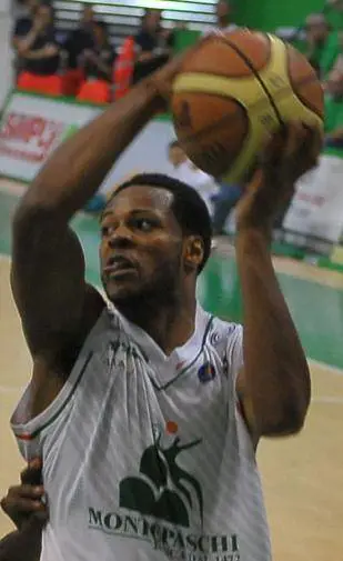 Siena annichilisce l'Armani e riapre la serie. A Milano manca la rabbia, i campioni eroici