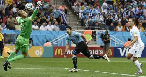 Uruguay, doppio Pistolero L'Inghilterra è impallinata