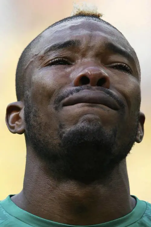 Serey, il pianto del figlio che onora il padre giocando 