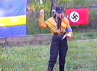 Tina Hallgren Bengtsson durante una riunione dei Democratici svedesi