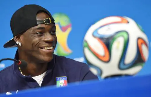 Balotelli: "Se battiamo il Costarica, voglio un bacio dalla regina"