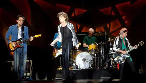 Il «circo» degli Stones mette in scena l'eterna truffa del rock