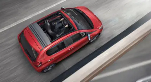 Prova Peugeot 108, piccola e glamour