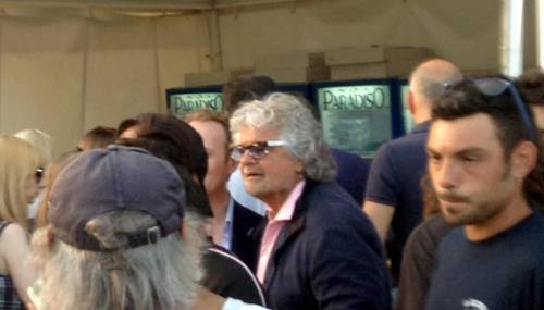 Rolling Stones, Grillo in tribuna vip: sfottò sul web