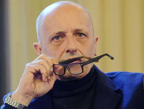 Sallusti presenta "Il sistema"