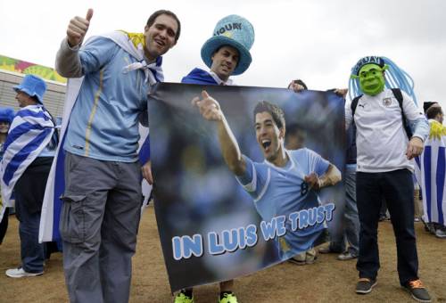 Uruguay schierata tutta con Suarez