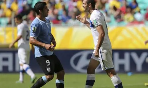 Da Chiellini solidarietà a Suarez