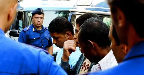 Immigrazione e malattie I poliziotti hanno paura