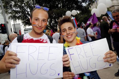 Da Torino a Milano, le immagini del gay pride