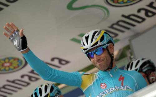 Nibali festeggia a Fondo la conquista tricolore, dopo un digiuno di un anno