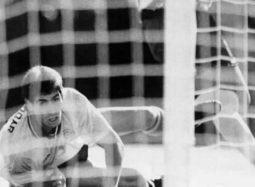 I "figli" del martire Escobar. Calci in libertà al narcofutbol