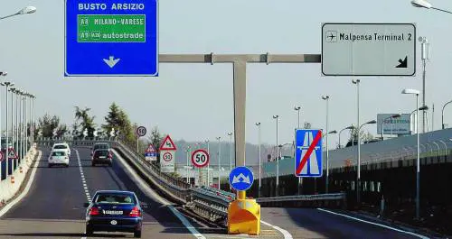Quelle superstrade mai finite. Viaggio nell'Italia incompiuta