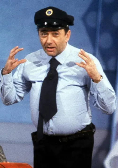 Con il Faletti del "Derby" se ne va un altro pezzo di Milano