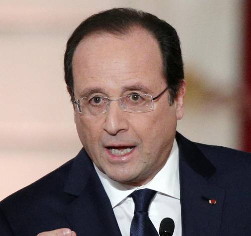 Hollande risponde alle accuse: "Non dimentico da dove vengo"
