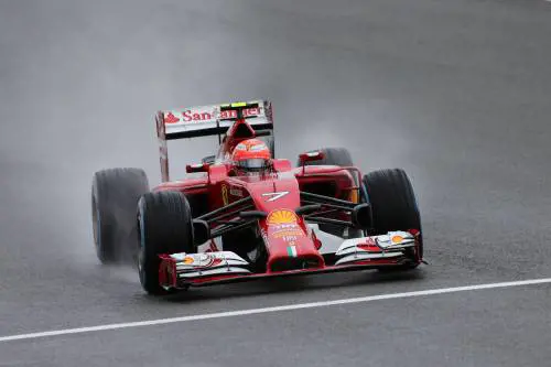 F1, Gp Inghilterra: Rosberg in pole. Flop Ferrari