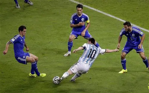 Messi al tiro con la Bosnia