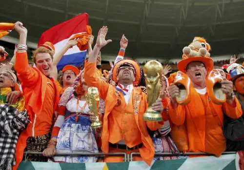 Tifo olandese sugli spalti brasiliani