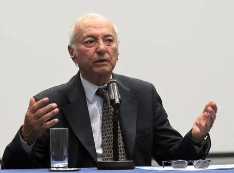 Piero Angela su Roma: "La colpa è di chi la sporca, non di chi la governa"