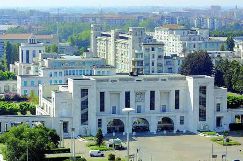 Ammazzò a colpi di forbice Blitz e arresto al Niguarda