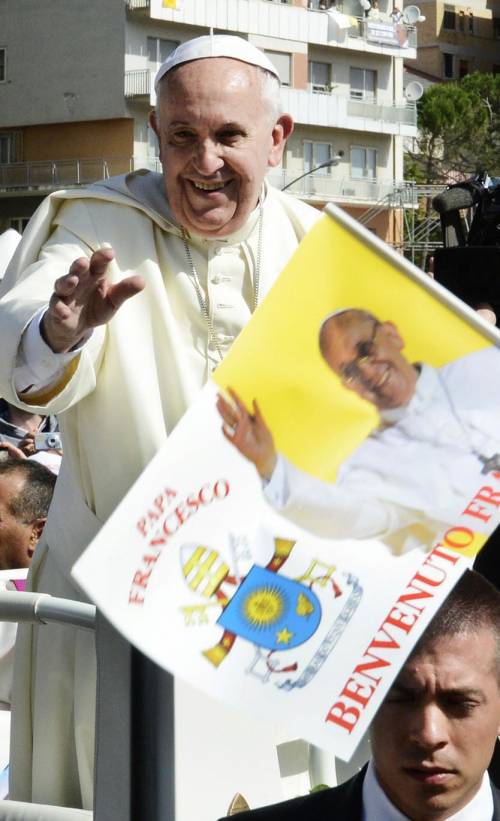 Il Papa chiede perdono per gli abusi dei preti