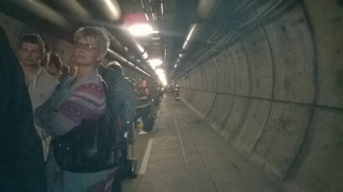 Passeggeri evacuati nell'Eurotunnel della Manica