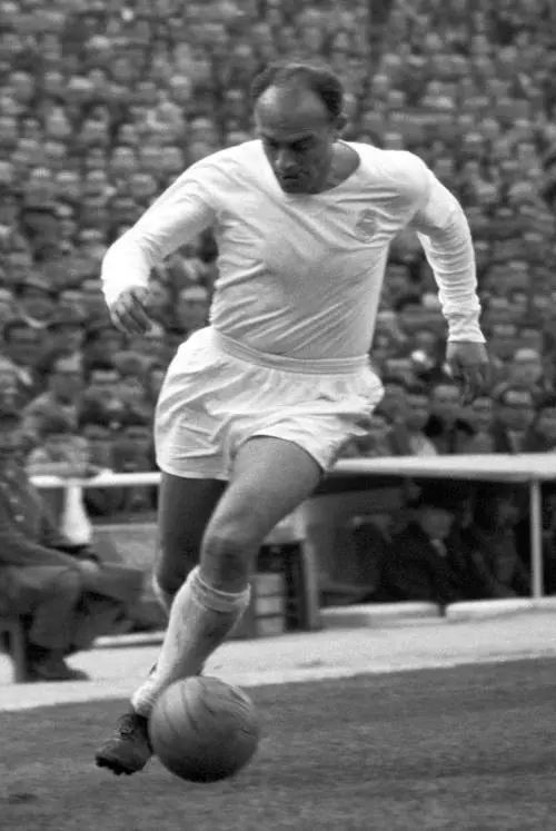 La palla cercava Di Stefano lui l'adorava: "Gracias vieja"