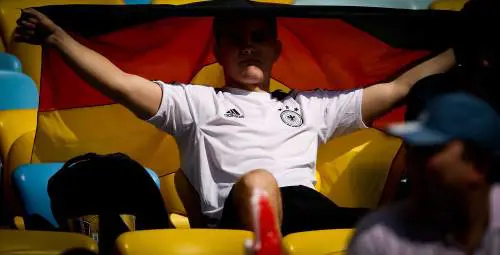Incollati a Brasile-Germania. Una messa per lacrime e gol 