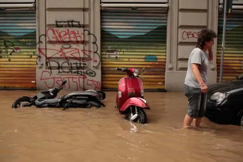Violenti temporali al Nord. A Milano esonda il Seveso