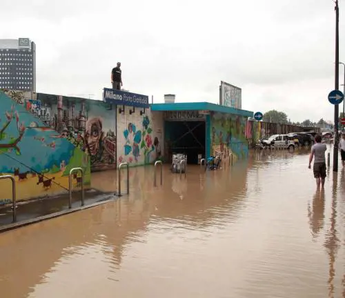 Il fango invade la città «Ho avuto paura  di annegare al buio»