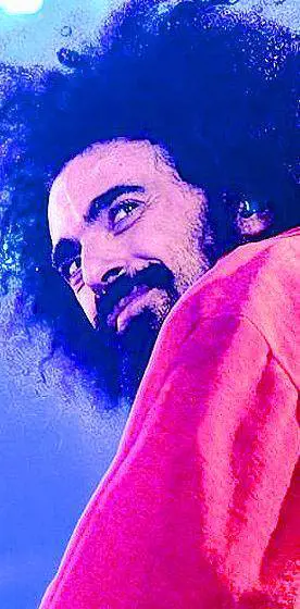 Il monello Caparezza adesso canta l'arte e presenta un album che sembra un museo