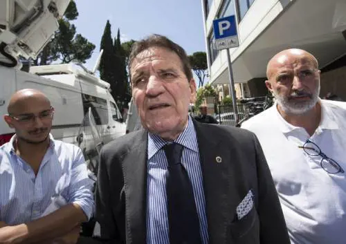 Macalli spara su Agnelli "Senza quel nome lavorerebbe al tornio"