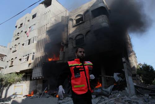 Gaza, terza notte di raid aerei israeliani