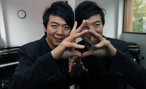 Lang Lang: "Mischio classica, pop e rock in un pianismo scintillante"