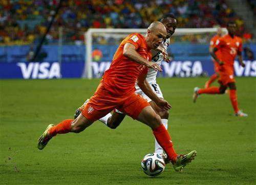 Junior Diaz, giocatore più veloce del Mondiale, controlla Robben