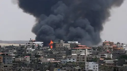 I missili colpiscono Tel Aviv. E la diplomazia chiacchiera