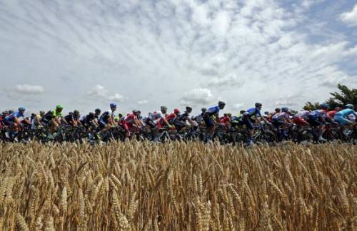 Decima tappa e al Tour primo arrivo in salita