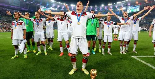 Löw: "Vai, sei meglio di Messi". E fu "Mariocanazo" 