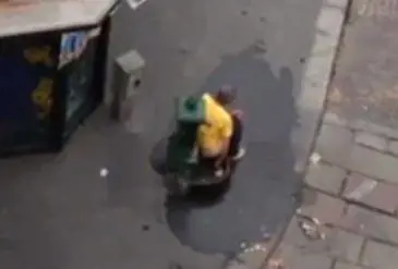 La fontanella diventa un wc a cielo aperto