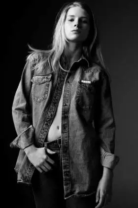 La modella Lottie Moss